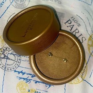 Gold 18k Heart Stud Earrings.
